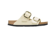 Carica l'immagine nel visualizzatore di Gallery, Birkenstock Arizona Big Buckle Pelle naturale vernice High-Shine Ecru Donna