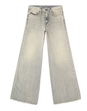 Carica l&#39;immagine nel visualizzatore di Gallery, Flare jeans 1978 d-akemi 068ru Diesel
