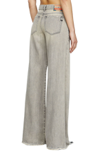 Carica l&#39;immagine nel visualizzatore di Gallery, Flare jeans 1978 d-akemi 068ru Diesel
