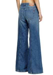 Flare jeans d-akii 09m56 Diesel