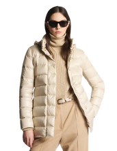Carica l&#39;immagine nel visualizzatore di Gallery, Piumino Lungo in Nylon Donna NAW36513160ICIB204 Fay
