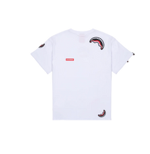 Carica l'immagine nel visualizzatore di Gallery, SHARKPATCHES NEW REGULAR T-SHIRT WHT SPRAYGROUND
