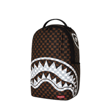 Carica l'immagine nel visualizzatore di Gallery, BROWN AND CREAM DRIP CHECK SHARK BACKPACK SPRAYGROUND
