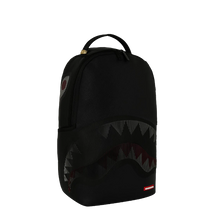 Carica l'immagine nel visualizzatore di Gallery, DISAPPEARING SHARK BACKPACK SPRAYGROUND
