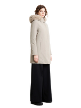 Carica l'immagine nel visualizzatore di Gallery, Montecristo Sandal Long Fur Wom Jkt RRD Donna
