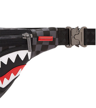 Carica l&#39;immagine nel visualizzatore di Gallery, Henney sip black savvy crossbody Sprayground
