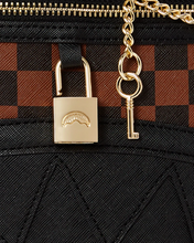 Carica l&#39;immagine nel visualizzatore di Gallery, Henny sip lock dlx Sprayground
