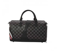 Carica l&#39;immagine nel visualizzatore di Gallery, Air to throne Mini duffle Sprayground
