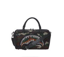 Carica l&#39;immagine nel visualizzatore di Gallery, Bauletto Trinity Camo Mini Duffle  Sprayground
