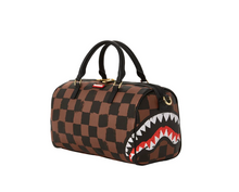 Carica l&#39;immagine nel visualizzatore di Gallery, BORSA SHARKS IN PARIS PAINTED MINI DUFFLE SPRAYGROUND

