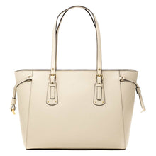 Carica l&#39;immagine nel visualizzatore di Gallery, BORSA VOYAGER 30H7GV6T8L MICHAEL KORS
